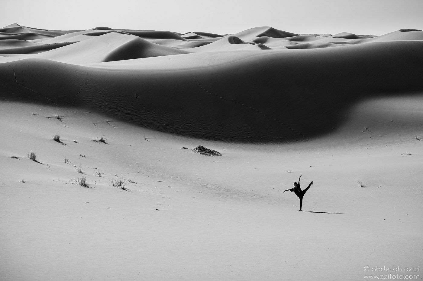 Black and wahite Desert dancer